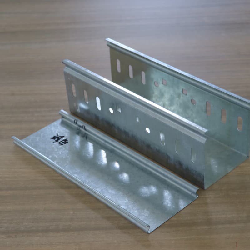 Xarid qilish o'z-o'zidan qulflanadigan simi tagliklari