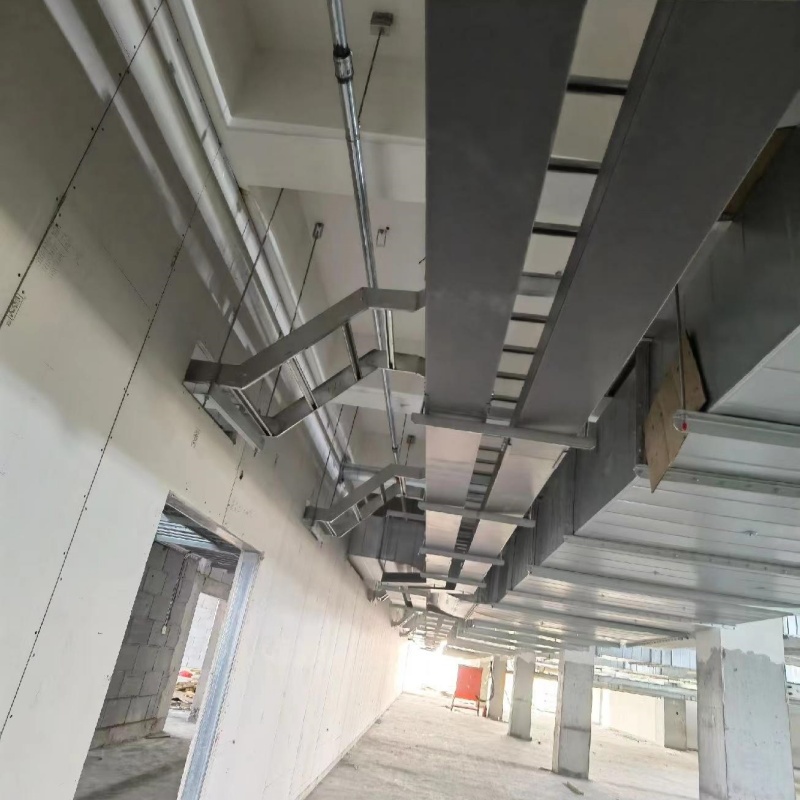 Ulgurji to'xtatilgan kabel tokchalari