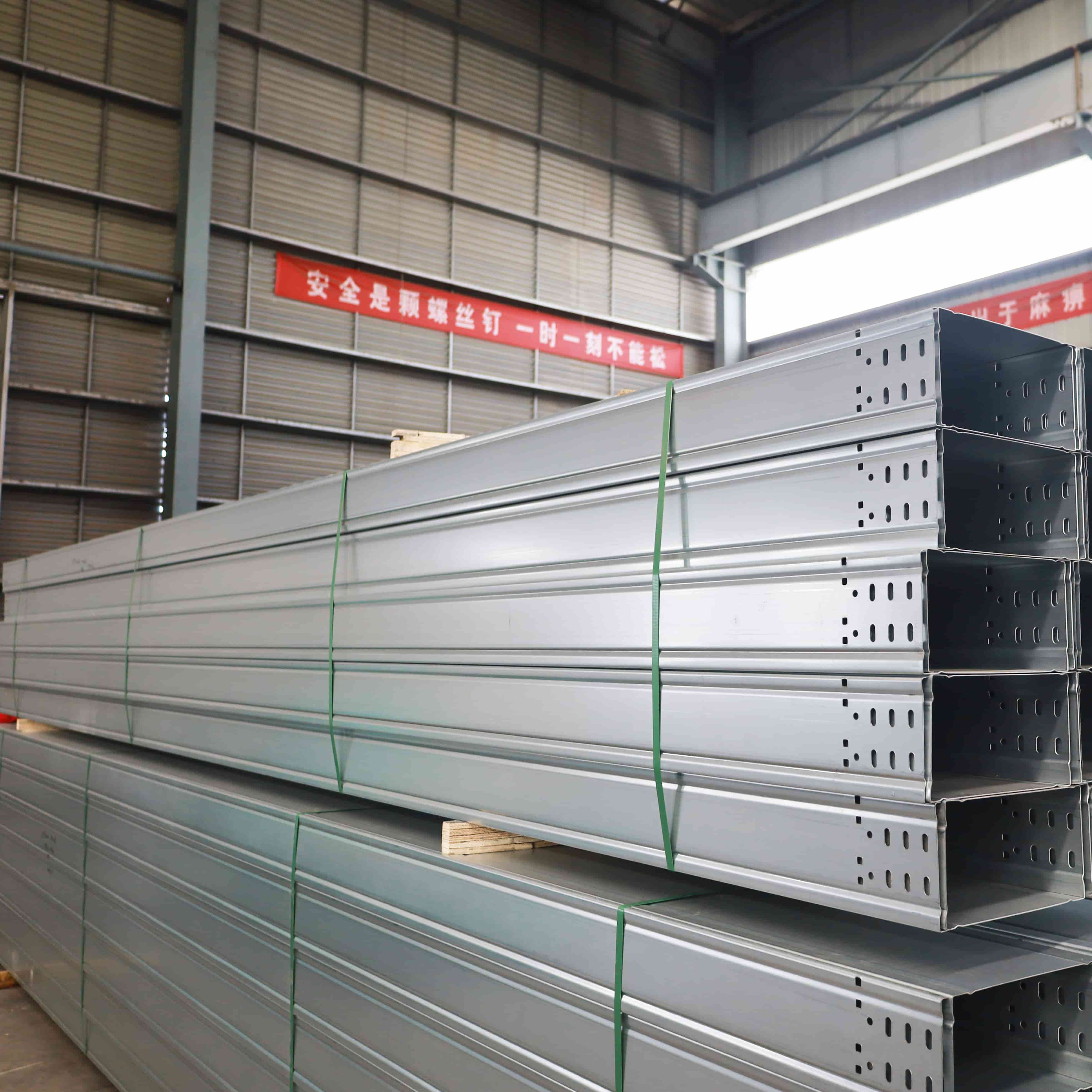 Ulgurji alyuminiy profilli kabel tokchalari