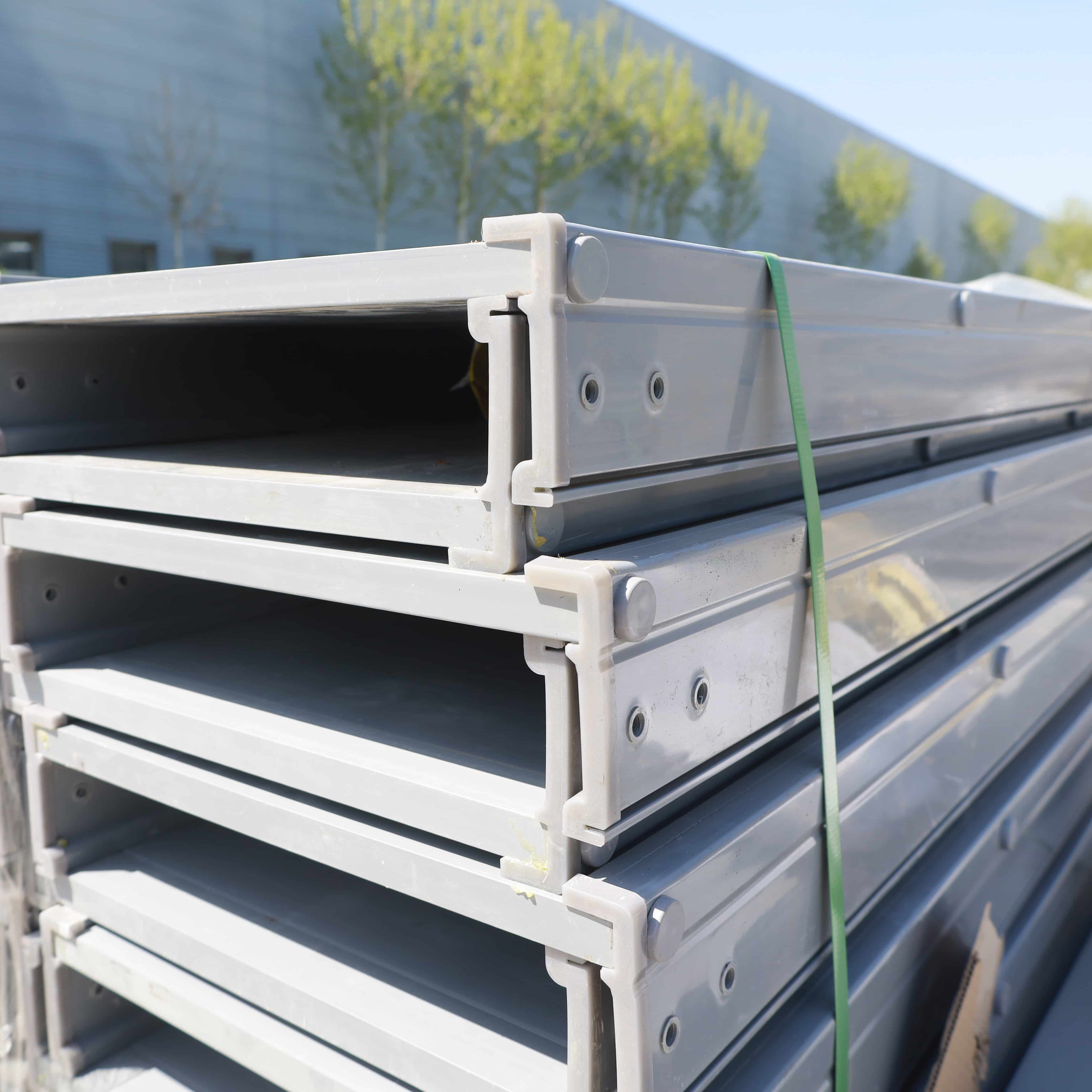 Kabel tepsisi oralig'i